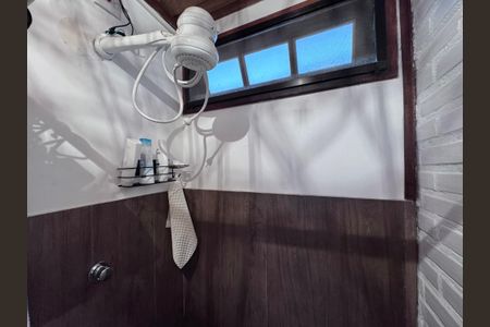 Casa de condomínio à venda com 160m², 3 quartos e 1 vaga Casa de condomínio à venda com 160m², 3 quartos e 1 vagaBanheiro da Suíte