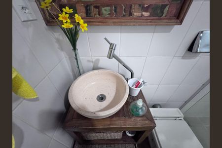 Casa de condomínio à venda com 160m², 3 quartos e 1 vaga Casa de condomínio à venda com 160m², 3 quartos e 1 vagaBanheiro Social