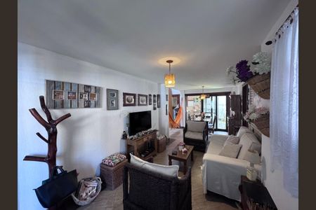 Casa de condomínio à venda com 160m², 3 quartos e 1 vaga Casa de condomínio à venda com 160m², 3 quartos e 1 vagaSala