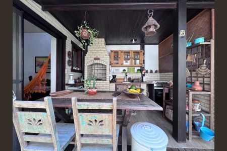 Casa de condomínio à venda com 160m², 3 quartos e 1 vaga Casa de condomínio à venda com 160m², 3 quartos e 1 vagaÁrea externa