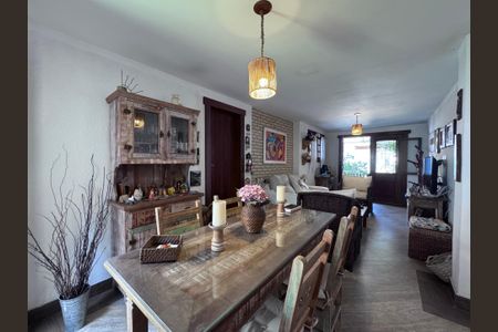 Casa de condomínio à venda com 160m², 3 quartos e 1 vaga Casa de condomínio à venda com 160m², 3 quartos e 1 vagaSala