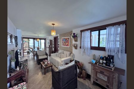 Sala de casa de condomínio à venda com 3 quartos, 160m² em Vargem Pequena, Rio de Janeiro