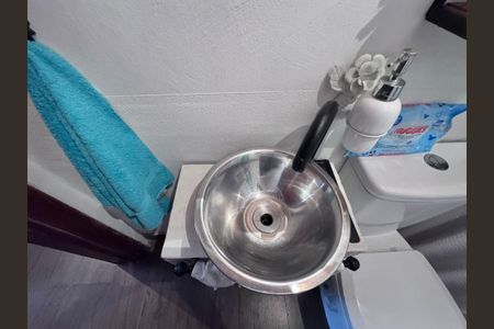 Casa de condomínio à venda com 160m², 3 quartos e 1 vaga Casa de condomínio à venda com 160m², 3 quartos e 1 vagaBanheiro da Suíte