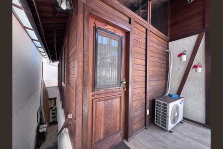 Casa de condomínio à venda com 160m², 3 quartos e 1 vaga Casa de condomínio à venda com 160m², 3 quartos e 1 vagaVaranda da Sala 2