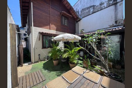 Casa de condomínio à venda com 160m², 3 quartos e 1 vaga Casa de condomínio à venda com 160m², 3 quartos e 1 vagaÁrea externa