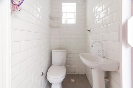 Casa à venda com 125m², 4 quartos e 2 vagasBanheiro Serviço