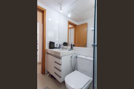 Apartamento à venda com 69m², 2 quartos e 2 vagas Apartamento à venda com 69m², 2 quartos e 2 vagasBanheiro Social