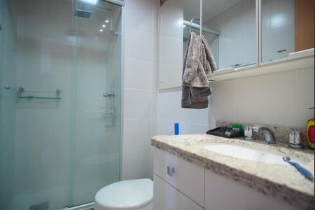 Apartamento à venda com 64m², 2 quartos e 2 vagasBanheiro da Suíte