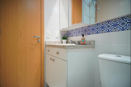 Apartamento à venda com 64m², 2 quartos e 2 vagasBanheiro Social