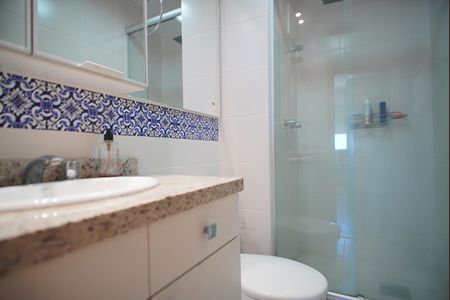 Apartamento à venda com 64m², 2 quartos e 2 vagasBanheiro Social