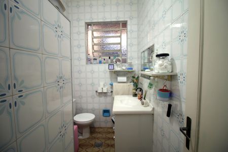 Casa à venda com 300m², 2 quartos e 6 vagasBanheiro