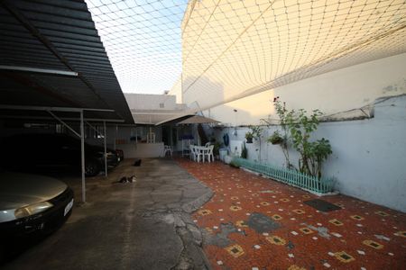 Casa à venda com 300m², 2 quartos e 6 vagasQuintal e Garagem