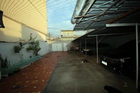 Casa à venda com 300m², 2 quartos e 6 vagasQuintal e Garagem