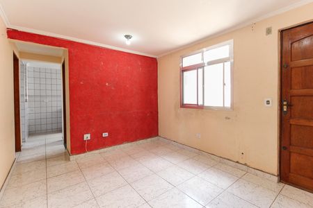 Sala de apartamento para alugar com 2 quartos, 48m² em Conjunto Habitacional Fazenda do Carmo, São Paulo