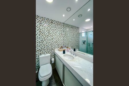 Apartamento à venda com 101m², 3 quartos e 2 vagas Apartamento à venda com 101m², 3 quartos e 2 vagasBanheiro da Suíte