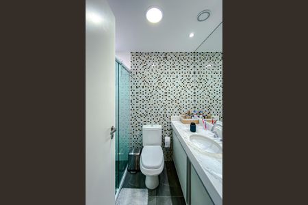 Apartamento à venda com 101m², 3 quartos e 2 vagas Apartamento à venda com 101m², 3 quartos e 2 vagasBanheiro da Suíte