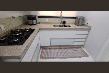 Apartamento à venda com 130m², 2 quartos e 2 vagas Apartamento à venda com 130m², 2 quartos e 2 vagasCozinha