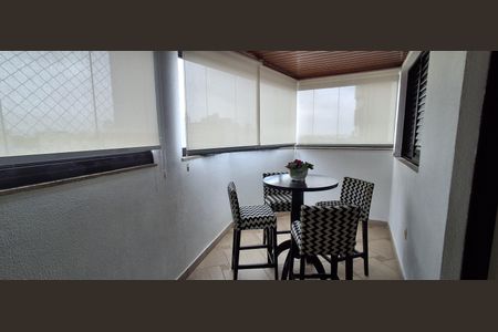 Apartamento à venda com 130m², 2 quartos e 2 vagas Apartamento à venda com 130m², 2 quartos e 2 vagasEspaço Gourmet