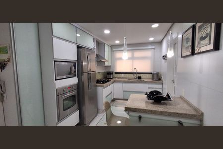 Apartamento à venda com 130m², 2 quartos e 2 vagas Apartamento à venda com 130m², 2 quartos e 2 vagasCozinha