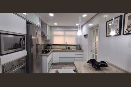 Apartamento à venda com 130m², 2 quartos e 2 vagas Apartamento à venda com 130m², 2 quartos e 2 vagasCozinha