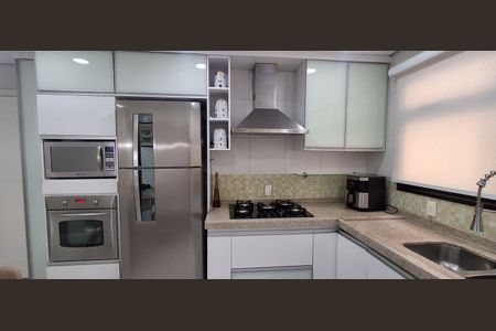 Apartamento à venda com 130m², 2 quartos e 2 vagas Apartamento à venda com 130m², 2 quartos e 2 vagasCozinha