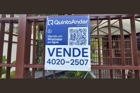 Apartamento à venda com 130m², 2 quartos e 2 vagas Apartamento à venda com 130m², 2 quartos e 2 vagasPlaca
