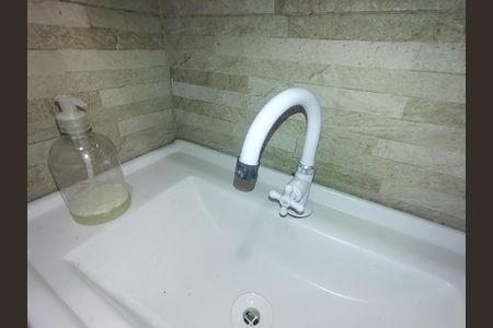 Apartamento à venda com 46m², 2 quartos e 1 vaga Apartamento à venda com 46m², 2 quartos e 1 vagaBanheiro