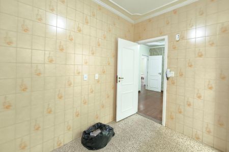 Casa à venda com 320m², 3 quartos e 3 vagas Casa à venda com 320m², 3 quartos e 3 vagasCozinha