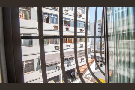 Apartamento à venda com 125m², 3 quartos e 1 vagaÁrea de Serviço Vista