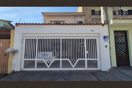 Casa à venda com 214m², 3 quartos e 2 vagasFachada