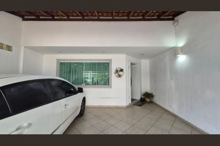 Casa à venda com 214m², 3 quartos e 2 vagasGaragem