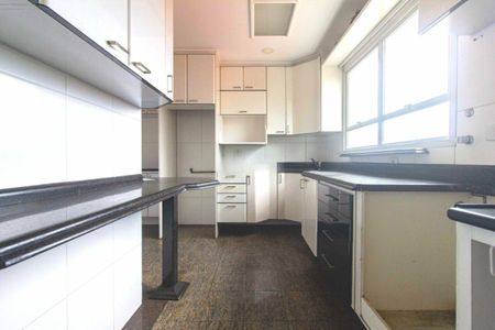 Apartamento à venda com 137m², 3 quartos e 2 vagas