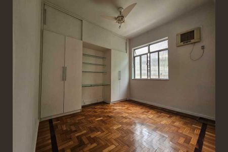 Apartamento à venda com 130m², 3 quartos e sem vaga