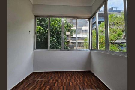Apartamento à venda com 130m², 3 quartos e sem vaga
