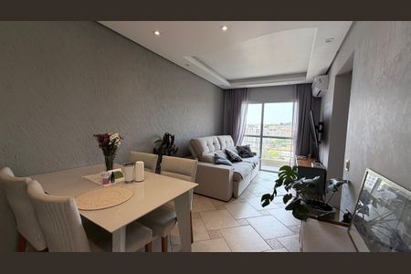 Sala de apartamento para alugar com 3 quartos, 82m² em Vila Lemos, Campinas