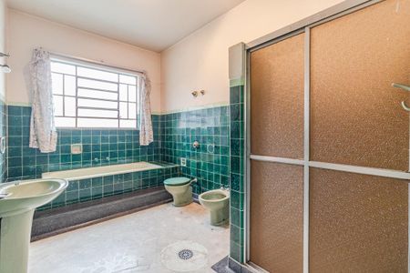 Casa à venda com 360m², 3 quartos e 6 vagasBanheiro Social