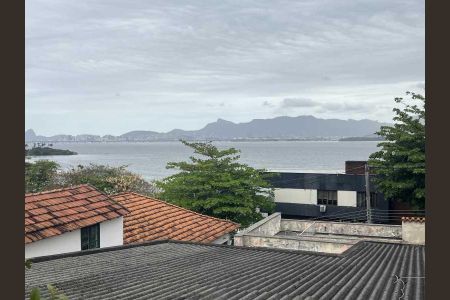 Casa à venda com 214m², 3 quartos e 4 vagas