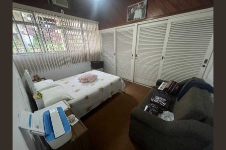 Casa à venda com 214m², 3 quartos e 4 vagas