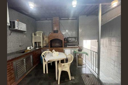 Casa à venda com 3 quartos, 214m² em Jardim Guanabara, Rio de Janeiro