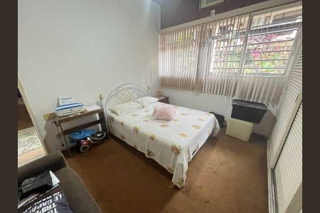 Casa à venda com 214m², 3 quartos e 4 vagas