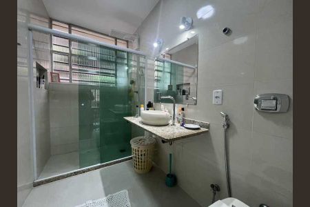 Casa à venda com 214m², 3 quartos e 4 vagas