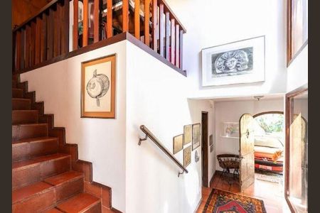 Casa à venda com 3 quartos, 250m² em Jardim Guedala, São Paulo