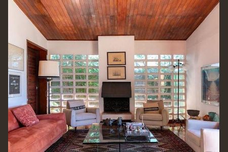 Casa à venda com 3 quartos, 250m² em Jardim Guedala, São Paulo