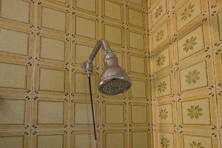 Casa à venda com 171m², 3 quartos e 2 vagas Casa à venda com 171m², 3 quartos e 2 vagasBanheiro Social