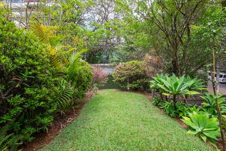 Casa à venda com 171m², 3 quartos e 2 vagas Casa à venda com 171m², 3 quartos e 2 vagasVaranda da Suíte