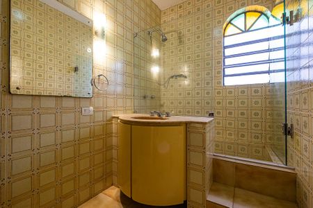 Casa à venda com 171m², 3 quartos e 2 vagas Casa à venda com 171m², 3 quartos e 2 vagasBanheiro Social