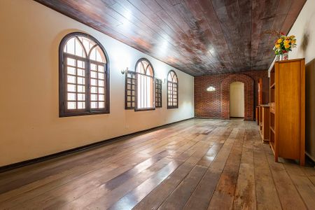 Casa à venda com 171m², 3 quartos e 2 vagas Casa à venda com 171m², 3 quartos e 2 vagasSala