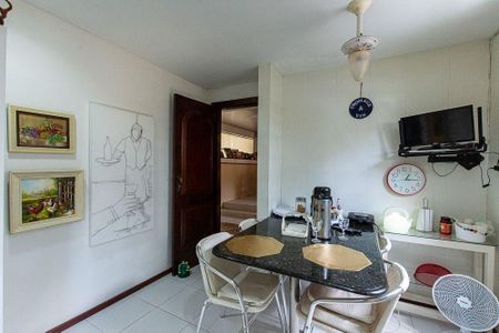 Casa à venda com 5 quartos, 274m² em Itaipu, Niterói
