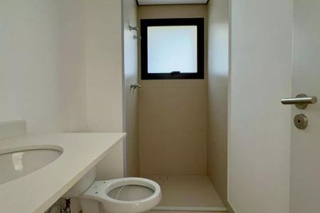 Apartamento à venda com 195m², 4 quartos e 3 vagas Apartamento à venda com 195m², 4 quartos e 3 vagasBanheiro da Suíte 2