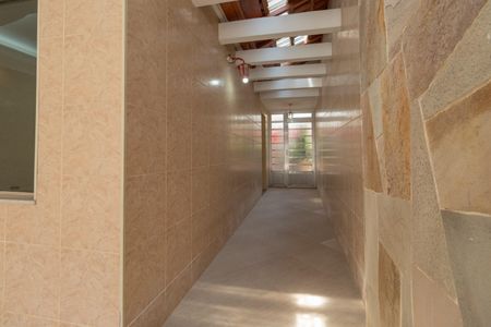 Casa à venda com 250m², 4 quartos e 2 vagasEntrada